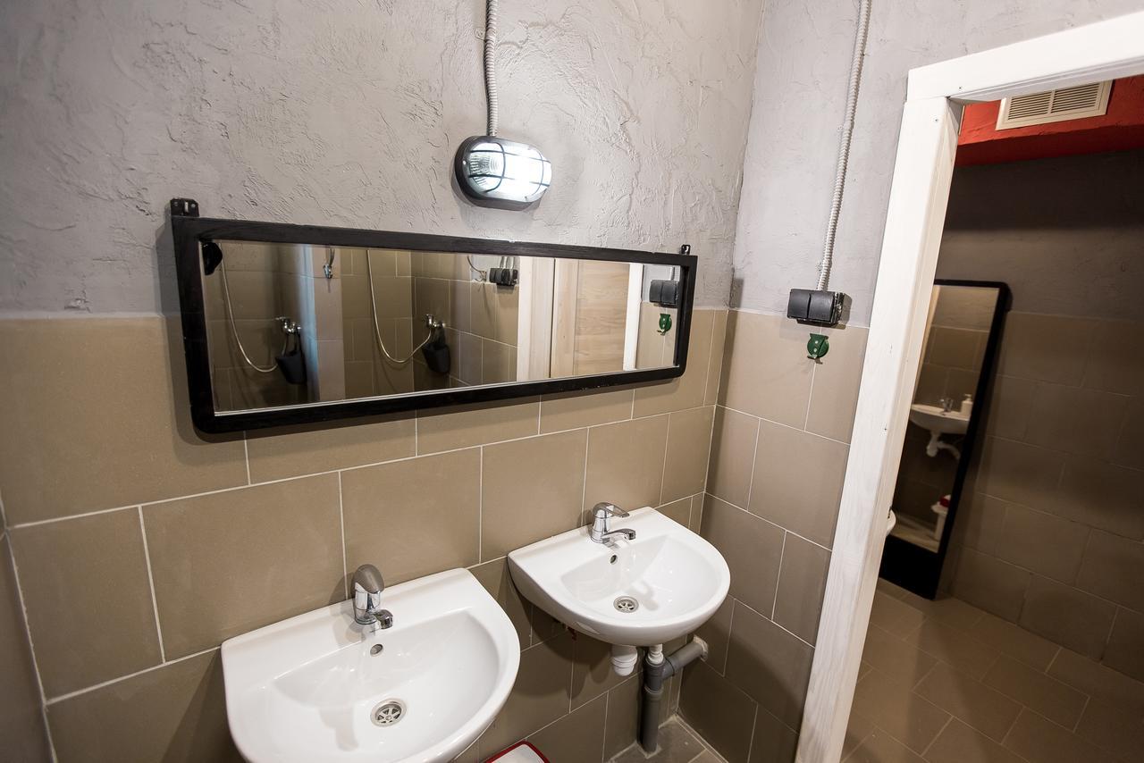 Lviv Loft Prison Hostel Екстериор снимка