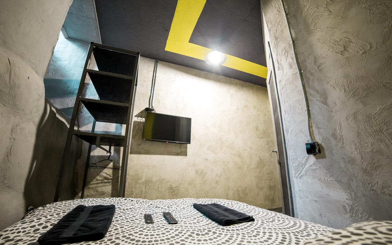 Lviv Loft Prison Hostel Екстериор снимка