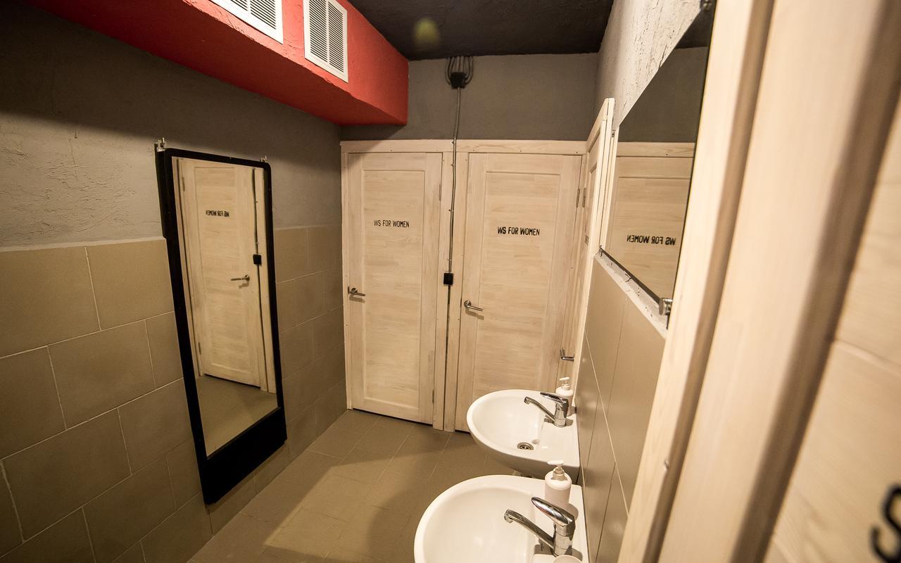 Lviv Loft Prison Hostel Екстериор снимка