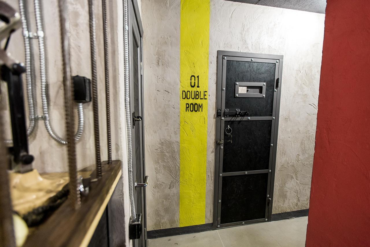 Lviv Loft Prison Hostel Екстериор снимка
