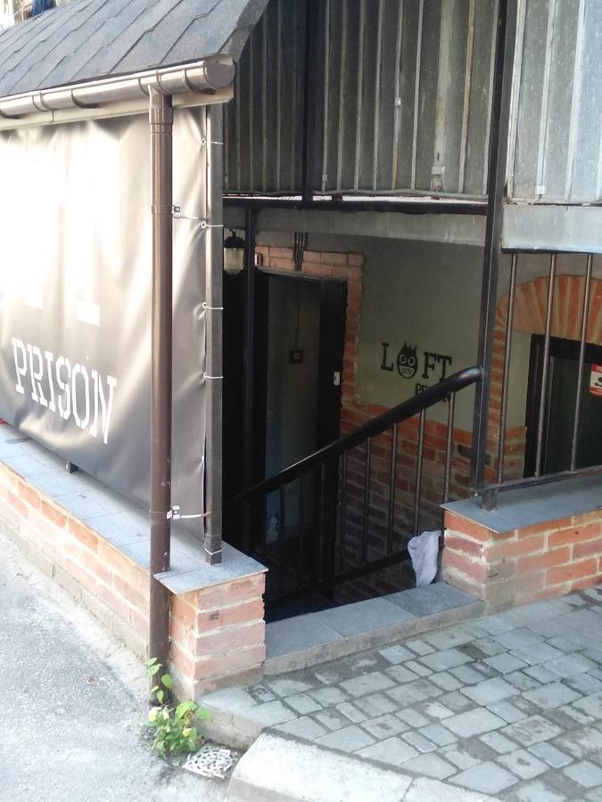 Lviv Loft Prison Hostel Екстериор снимка